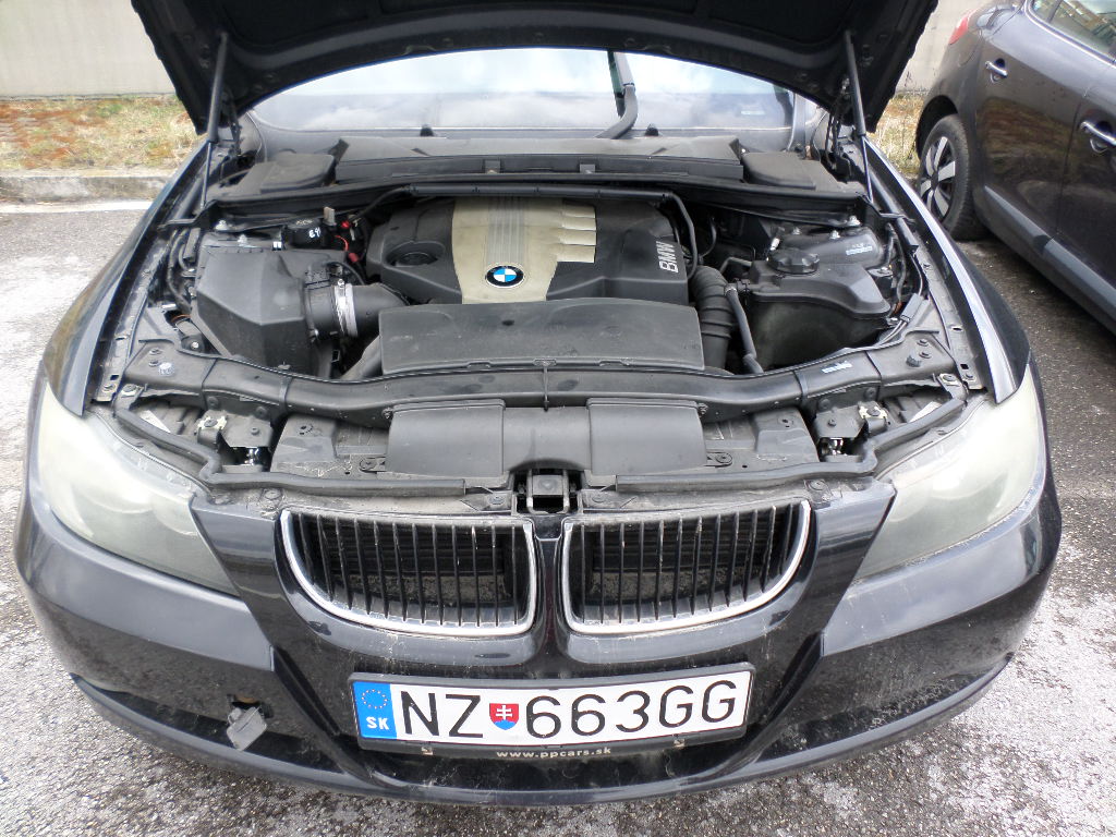 BMW 320 d Touring A/T - náhľad