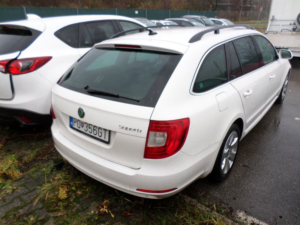 Škoda Superb Combi 1.6 TDI CR DPF Elegance - náhľad