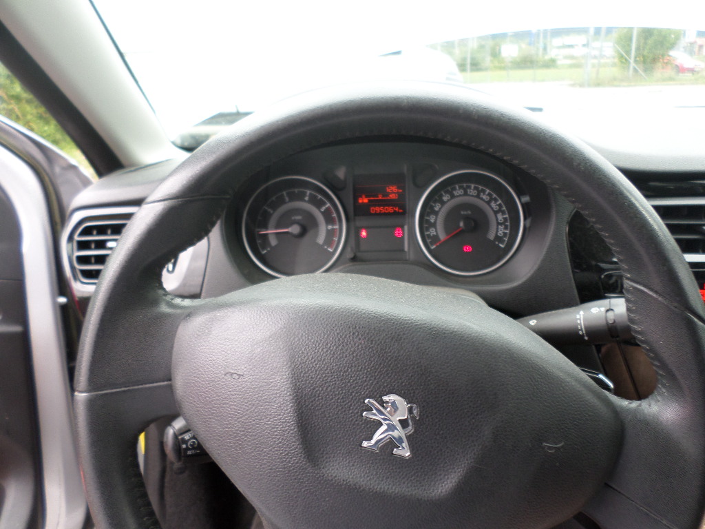 Peugeot 301 1.6 HDI Allure - náhľad