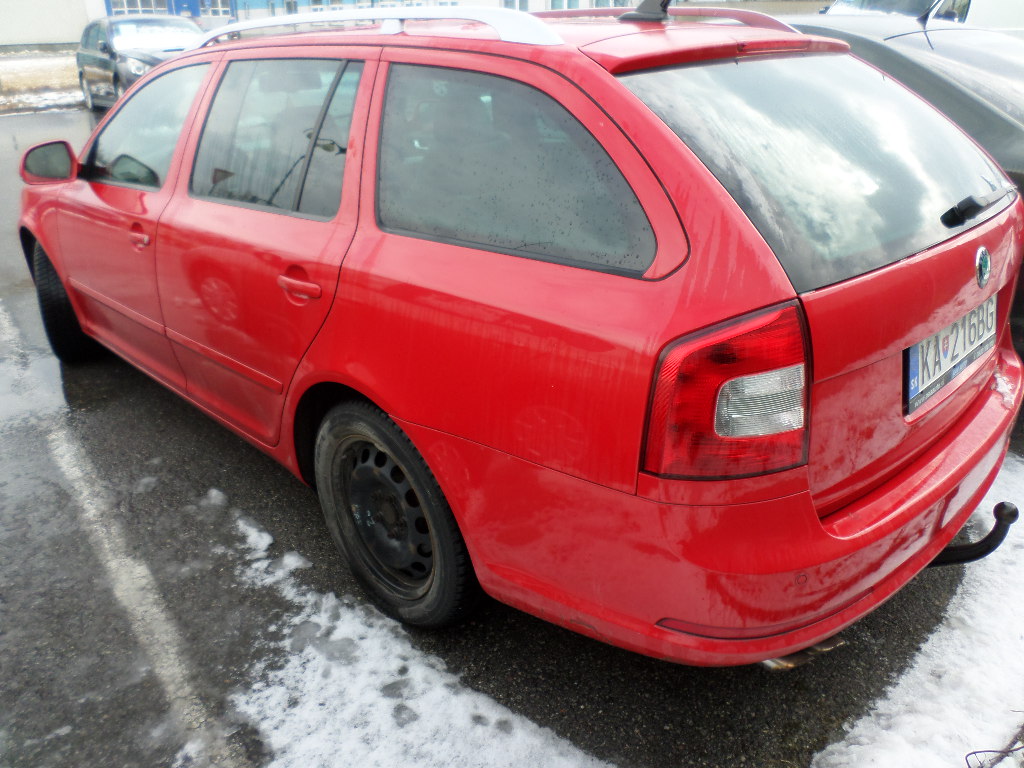 Škoda Octavia Combi 2.0 TDI CR DPF RS DSG - náhľad